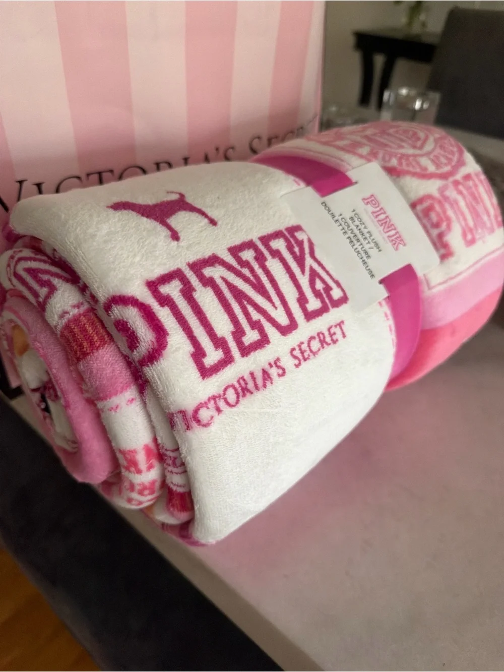 Victoria's Secret PINK CAMPUS Plush Pink & White Logo Throw Blanket NEW NWT